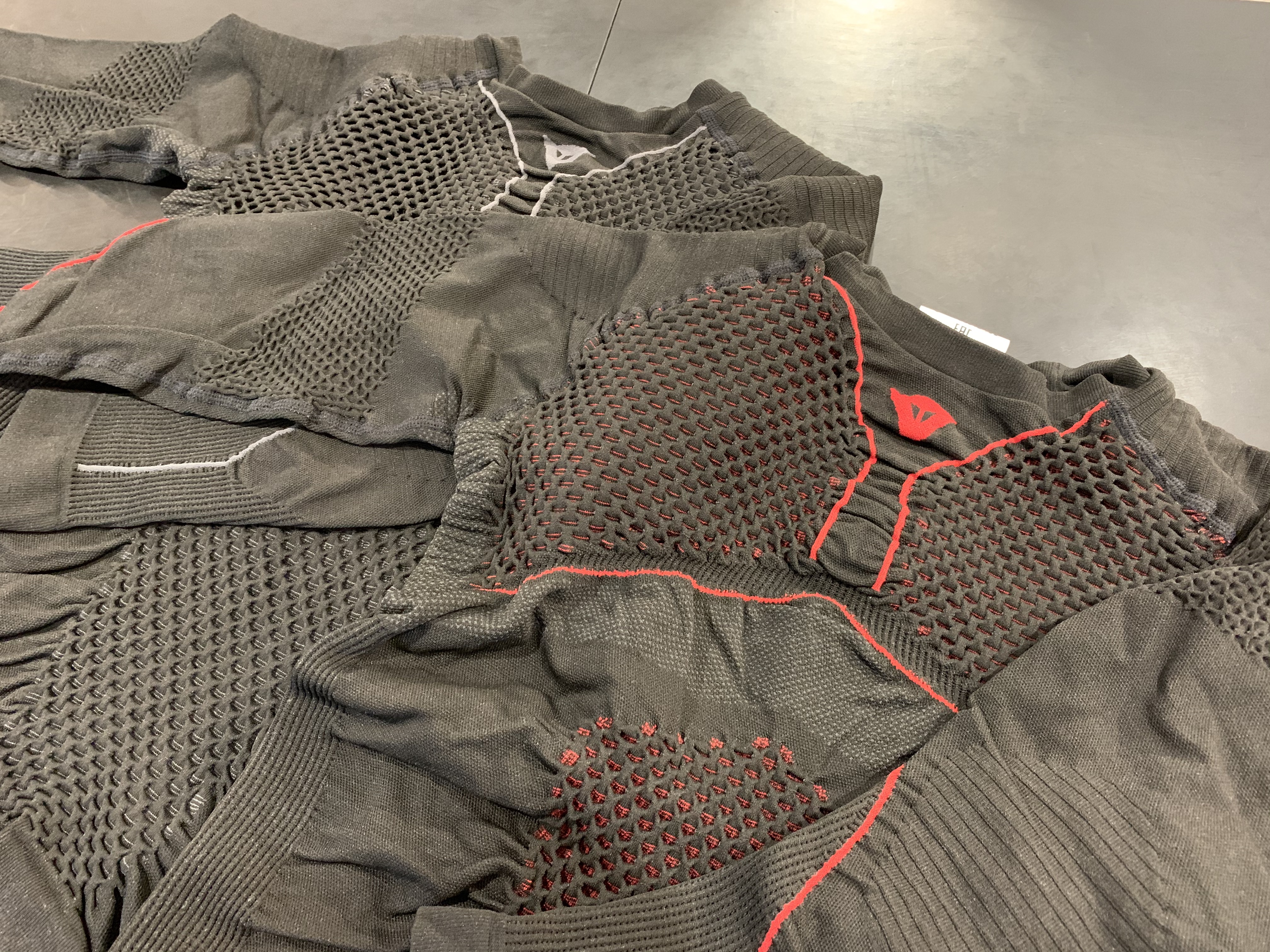 ダイネーゼ D-CORE THERMO ディーコア　サーモ　上下セット ダイネーゼ D-CORE THERMO ディーコアサーモ上下セット